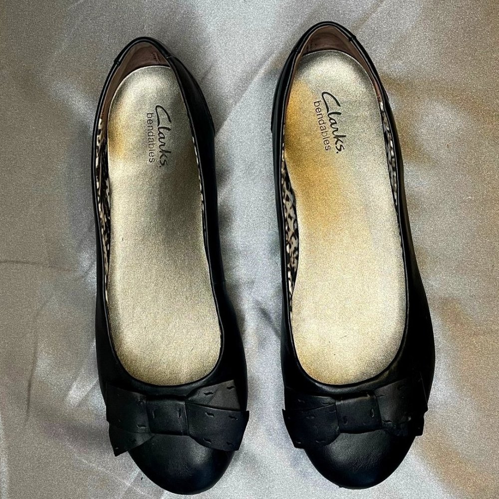 Clarks Bendable Ballet Flats with Leather Bow at Toe, Size 9M